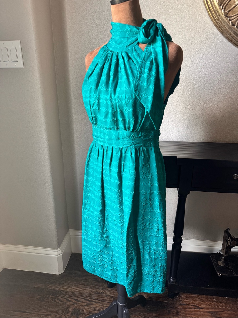 Shoshanna Silk Teal Textured Halter Dress with Bow Neck Size 4 Prom